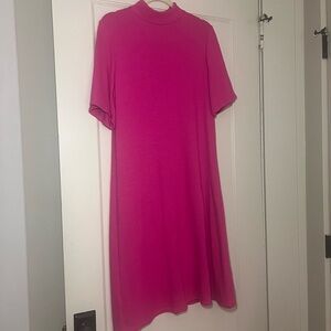 Beautiful pink sweater like dress with back zipper